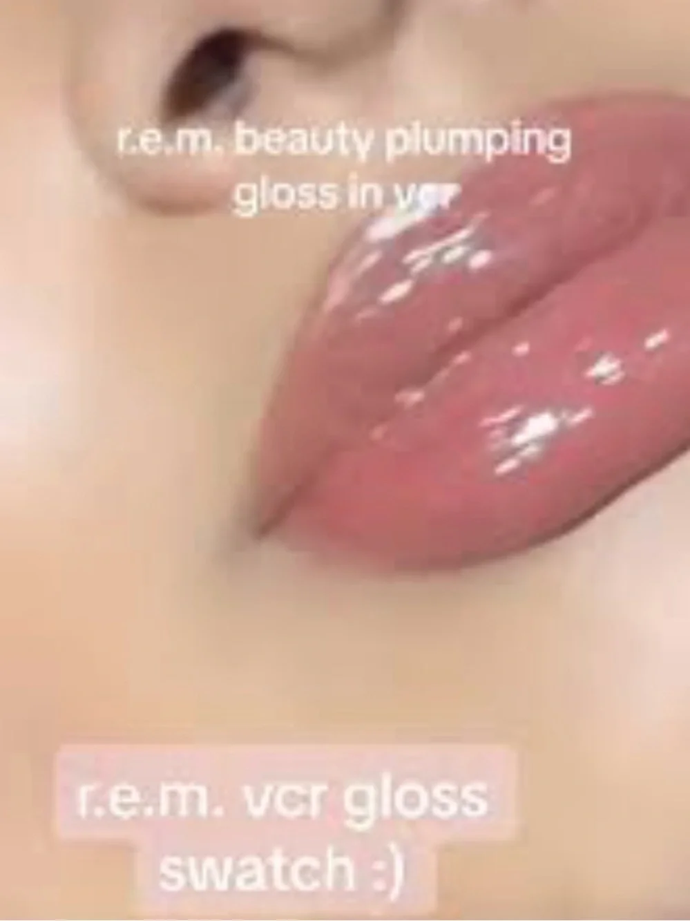 R.E.M Beauty On your Collar Lip Plumping Gloss